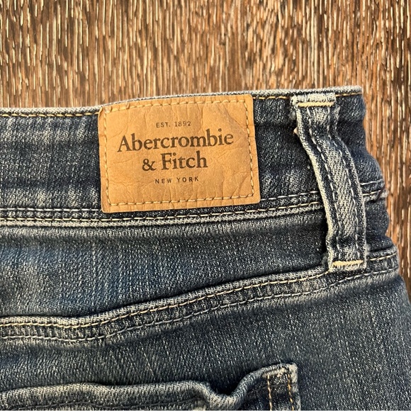Abercrombie & Fitch Medium Wash Distressed Denim Shorts Girls Size 0 - Picture 5 of 8
